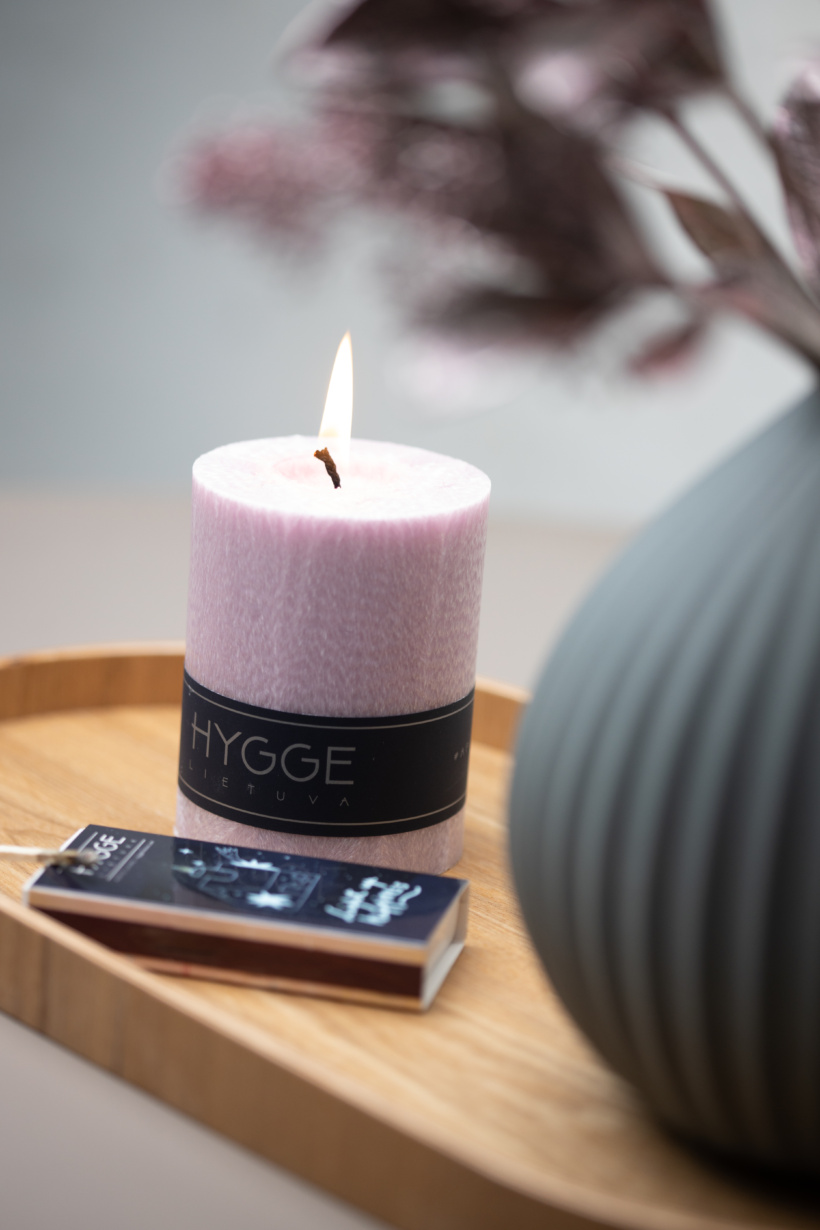 Šviesiai rožinės kvepiančios žvakės Šviesiai rožinės kvepiančios žvakės